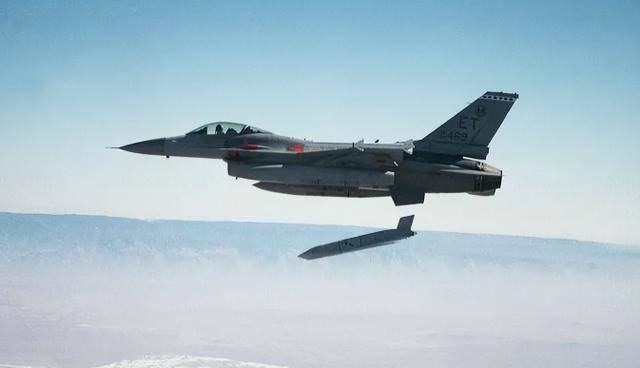 俄白唱了出雙簧：要借特朗普之手<strong></p>
<p>宏鑫機械設備有限公司
</strong>，將援烏戰(zhàn)斧計劃悄悄扼殺！:宏鑫機械設備有限公司
