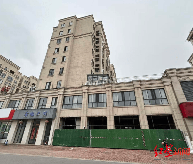 探訪“業(yè)主私挖近300平方米地下室”現(xiàn)場：被挖區(qū)域已回填至地面，涉案業(yè)主擔(dān)任多家公司高管:宏鑫機(jī)械設(shè)備有限公司
