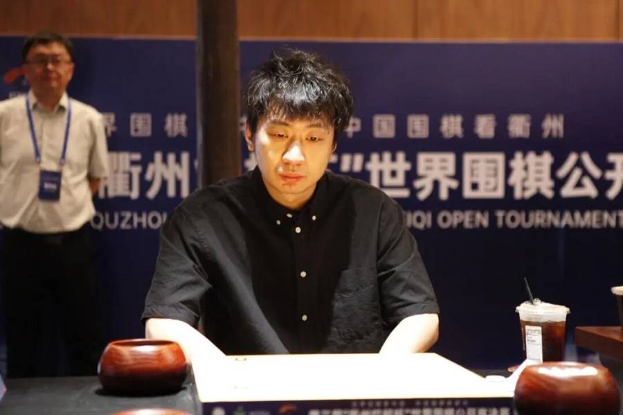 “抗申”成功首捧衢州爛柯杯冠軍<strong></p>
<p>宏鑫機(jī)械設(shè)備有限公司
</strong>，黨毅飛透露擒下申真谞的秘訣:宏鑫機(jī)械設(shè)備有限公司
