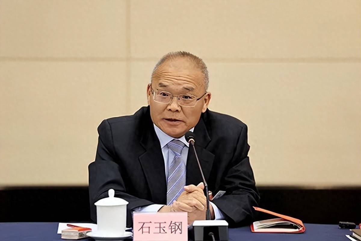 云南省委副書記石玉鋼，有新職:宏鑫機械設(shè)備有限公司
