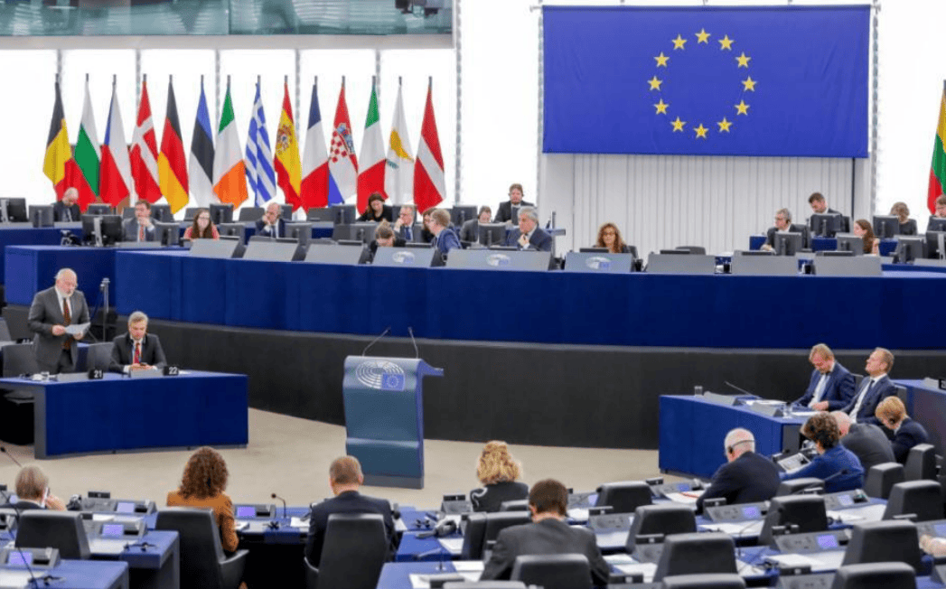 西方33國抱團取暖<strong></p>
<p>宏鑫機械設(shè)備有限公司
</strong>，希望中國收回成命，不料中方迅速打響第二波反制！:宏鑫機械設(shè)備有限公司
