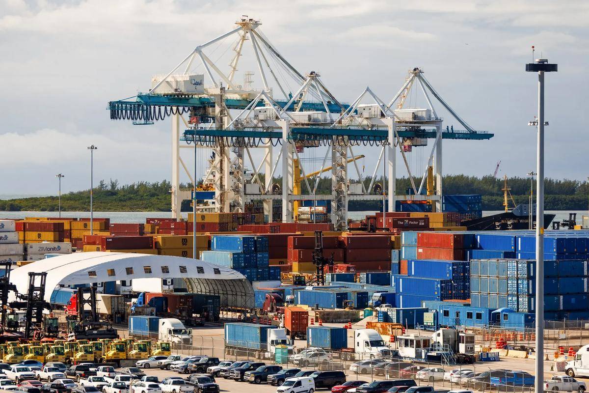 美財長威脅加碼<strong></p>
<p>宏鑫機械設(shè)備有限公司
</strong>，對華征稅500%！美國就差臨門一腳，發(fā)現(xiàn)中國還把著一個命門:宏鑫機械設(shè)備有限公司
