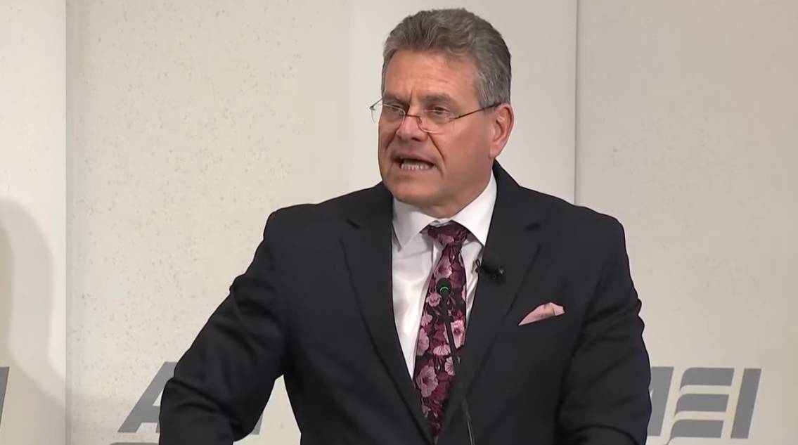 荷蘭明搶目的曝光<strong></p>
<p>宏鑫機(jī)械設(shè)備有限公司
</strong>，歐盟計(jì)劃出臺(tái)新規(guī)：中企想來投資？先把技術(shù)拿來再說:宏鑫機(jī)械設(shè)備有限公司
