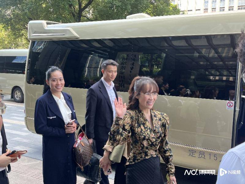 對(duì)話越南女企業(yè)家阮氏芳草：廣州地鐵系統(tǒng)先進(jìn)，期待廣交會(huì):宏鑫機(jī)械設(shè)備有限公司
