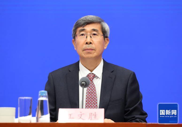 農(nóng)業(yè)農(nóng)村部副部長：在尊重農(nóng)民意愿基礎(chǔ)上<strong></p>
<p>宏鑫機械設(shè)備有限公司
</strong>，對農(nóng)村宴席類別、桌數(shù)、菜品費用等提出倡導性標準:宏鑫機械設(shè)備有限公司
