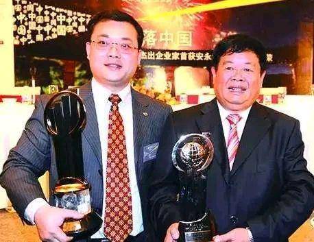 79歲“玻璃大王”曹德旺卸任福耀玻璃董事長，正式交棒長子曹暉:宏鑫機械設(shè)備有限公司
