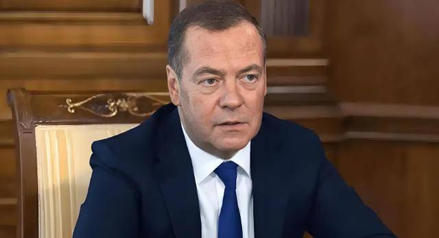 烏克蘭索要戰(zhàn)斧<strong></p>
<p>宏鑫機(jī)械設(shè)備有限公司
</strong>，特朗普改口：得先問普京！俄方給中國(guó)提了個(gè)醒？:宏鑫機(jī)械設(shè)備有限公司
