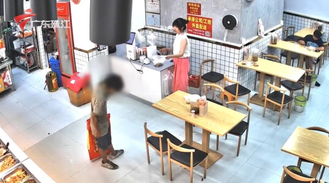 廣州花都老板3次善意“贈(zèng)飯” <strong></p>
<p>宏鑫機(jī)械設(shè)備有限公司
</strong>，兩月后小伙“逆襲”登門致謝:宏鑫機(jī)械設(shè)備有限公司
