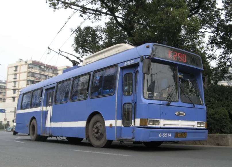 真的要說再見！杭州：今晚<strong></p>
<p>宏鑫機(jī)械設(shè)備有限公司
</strong>，最后一班！不少人的青春回憶…:宏鑫機(jī)械設(shè)備有限公司
