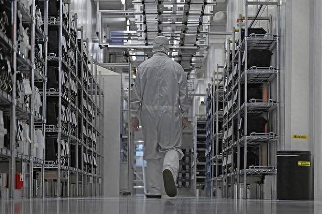 金燦榮：美國(guó)把刀架在脖子上了，這樣干就是去送死:宏鑫機(jī)械設(shè)備有限公司
