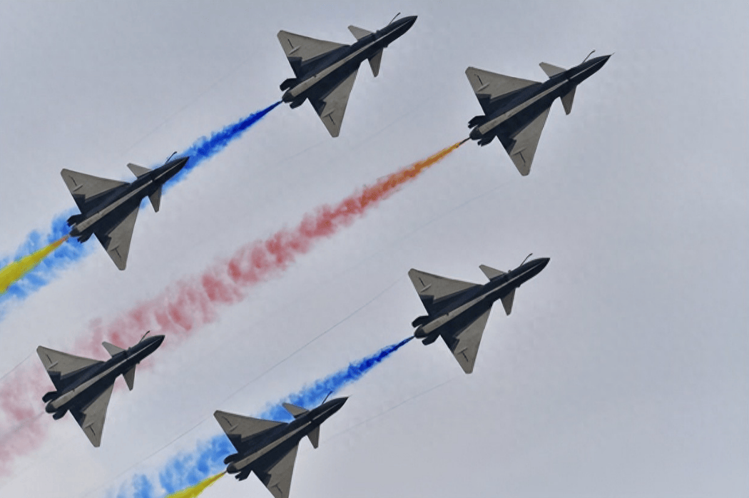 中國(guó)殲-10再次痛擊法國(guó)“陣風(fēng)”，印尼防長(zhǎng)說(shuō)出大實(shí)話，要買就買最好的！:宏鑫機(jī)械設(shè)備有限公司
