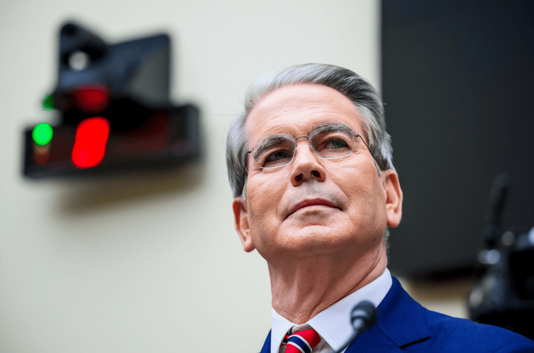 特朗普稱貿(mào)易戰(zhàn)已開打，美財(cái)長(zhǎng)開出“休戰(zhàn)”條件，換中國(guó)一張王牌:宏鑫機(jī)械設(shè)備有限公司
