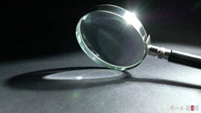 中紀(jì)委晚間通報(bào)：69歲副部級(jí)“院士校長(zhǎng)”，退休8年后被查:宏鑫機(jī)械設(shè)備有限公司
