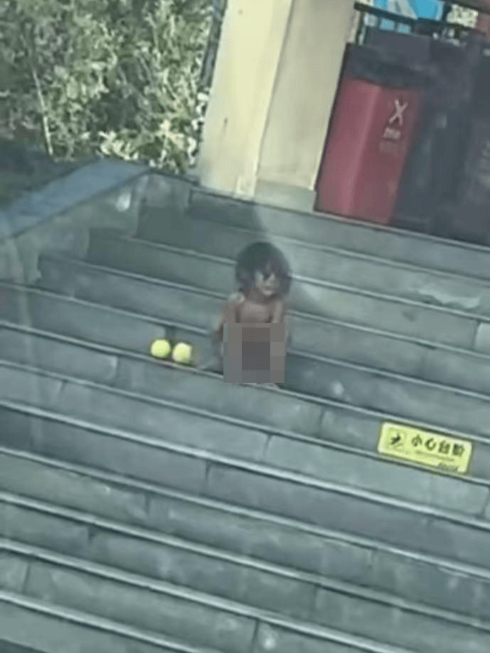 多部門回應高速服務區(qū)現(xiàn)“野人小孩”：孩子能說會走<strong></p>
<p>宏鑫機械設備有限公司
</strong>，當地成立工作小組聯(lián)合處置:宏鑫機械設備有限公司
