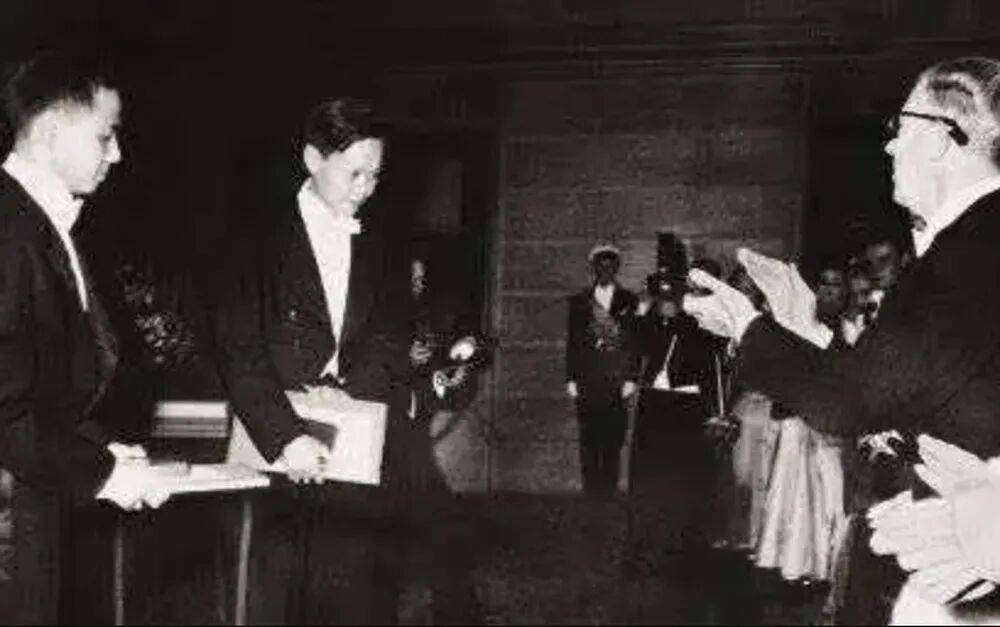 “大先生”千古<strong></p>
<p>宏鑫機(jī)械設(shè)備有限公司
</strong>，楊振寧的一生:宏鑫機(jī)械設(shè)備有限公司
