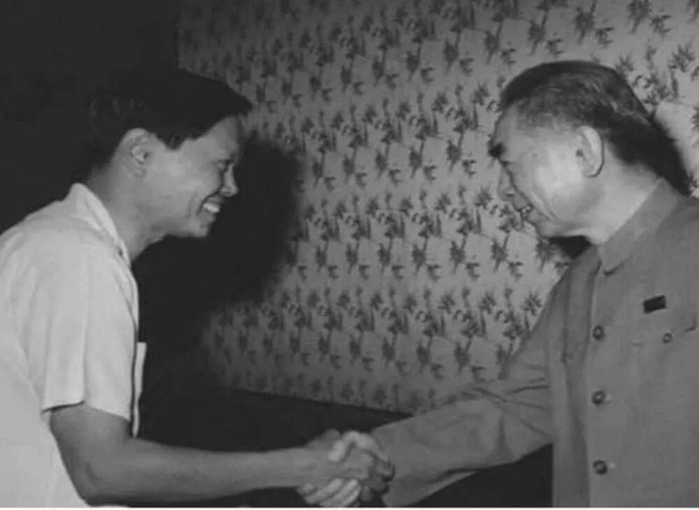 “大先生”千古<strong></p>
<p>宏鑫機(jī)械設(shè)備有限公司
</strong>，楊振寧的一生:宏鑫機(jī)械設(shè)備有限公司
