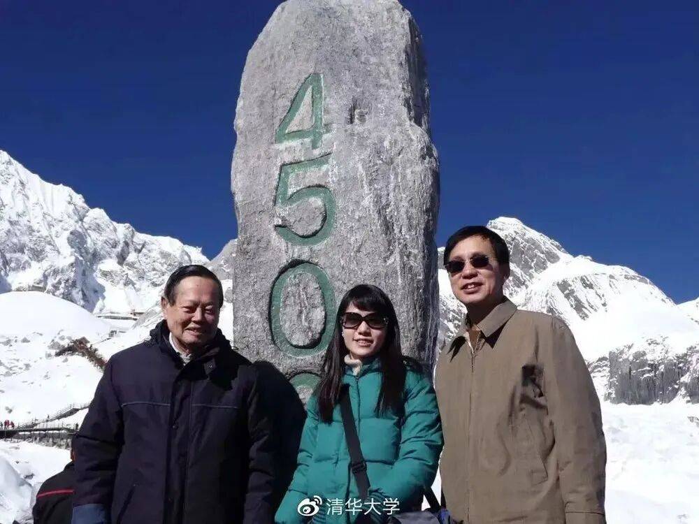 “大先生”千古<strong></p>
<p>宏鑫機(jī)械設(shè)備有限公司
</strong>，楊振寧的一生:宏鑫機(jī)械設(shè)備有限公司
