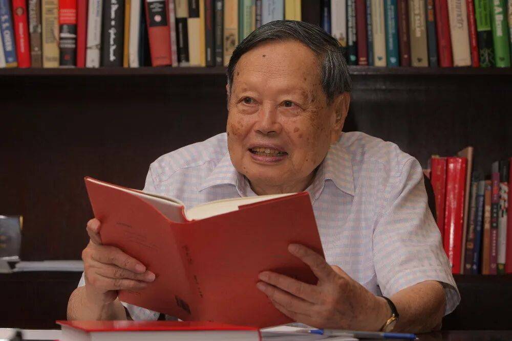 “大先生”千古<strong></p>
<p>宏鑫機(jī)械設(shè)備有限公司
</strong>，楊振寧的一生:宏鑫機(jī)械設(shè)備有限公司
