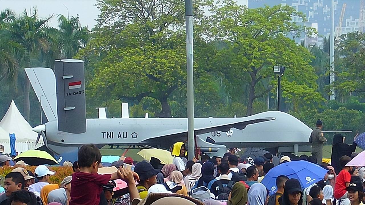 實(shí)錘！殲10出口第四單穩(wěn)了<strong></p>
<p>宏鑫機(jī)械設(shè)備有限公司
</strong>，印尼防長親口承認(rèn)，還有052D艦驚喜？:宏鑫機(jī)械設(shè)備有限公司
