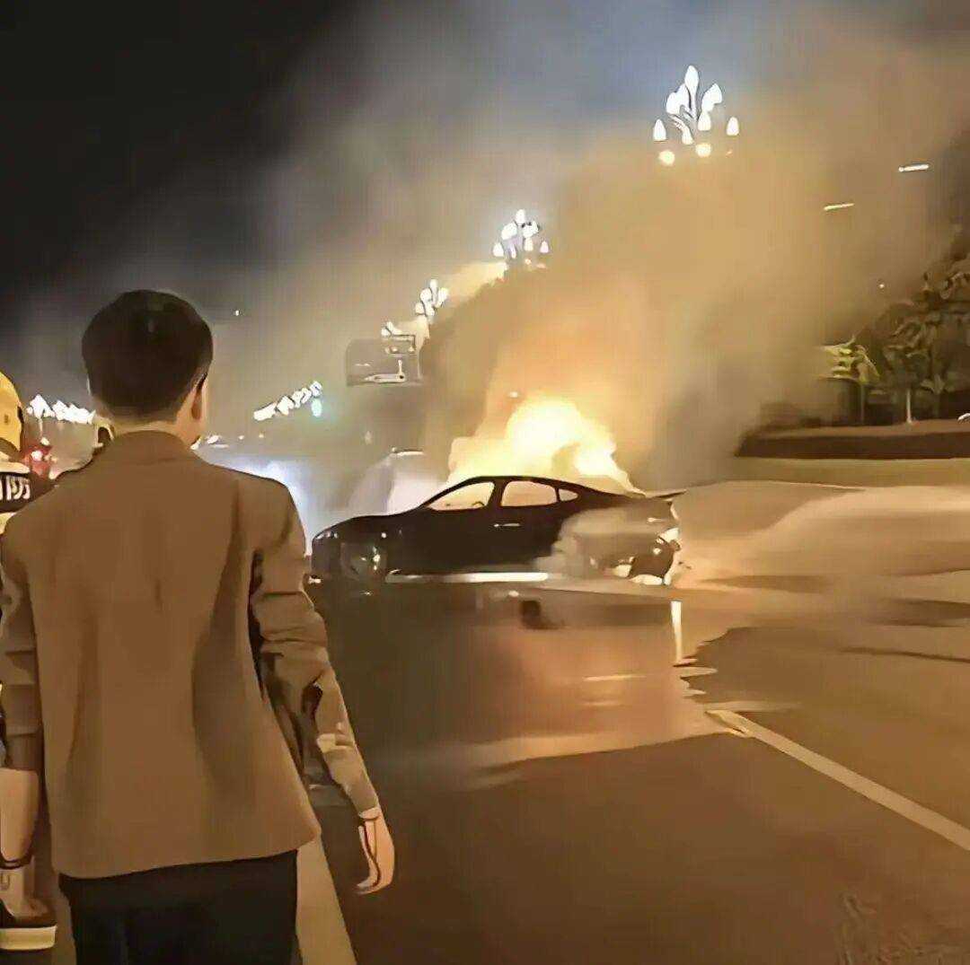 “打不開的車門”為何成致命陷阱<strong></p>
<p>宏鑫機械設備有限公司
</strong>？:宏鑫機械設備有限公司
