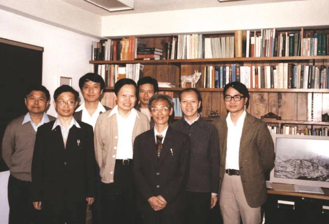 何祚庥院士追憶楊振寧：他的貢獻(xiàn)早已超越學(xué)術(shù)界｜封面頭條:宏鑫機(jī)械設(shè)備有限公司
