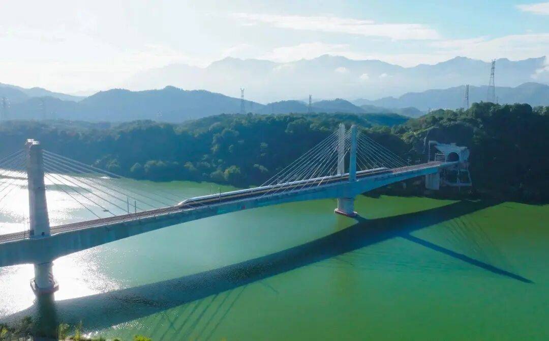 時速385公里！杭州重要高鐵<strong></p>
<p>宏鑫機(jī)械設(shè)備有限公司
</strong>，迎來好消息:宏鑫機(jī)械設(shè)備有限公司
