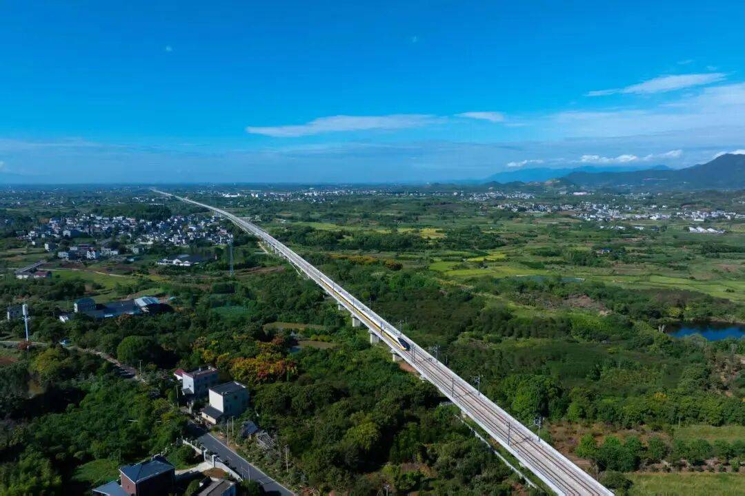 時速385公里！杭州重要高鐵<strong></p>
<p>宏鑫機(jī)械設(shè)備有限公司
</strong>，迎來好消息:宏鑫機(jī)械設(shè)備有限公司
