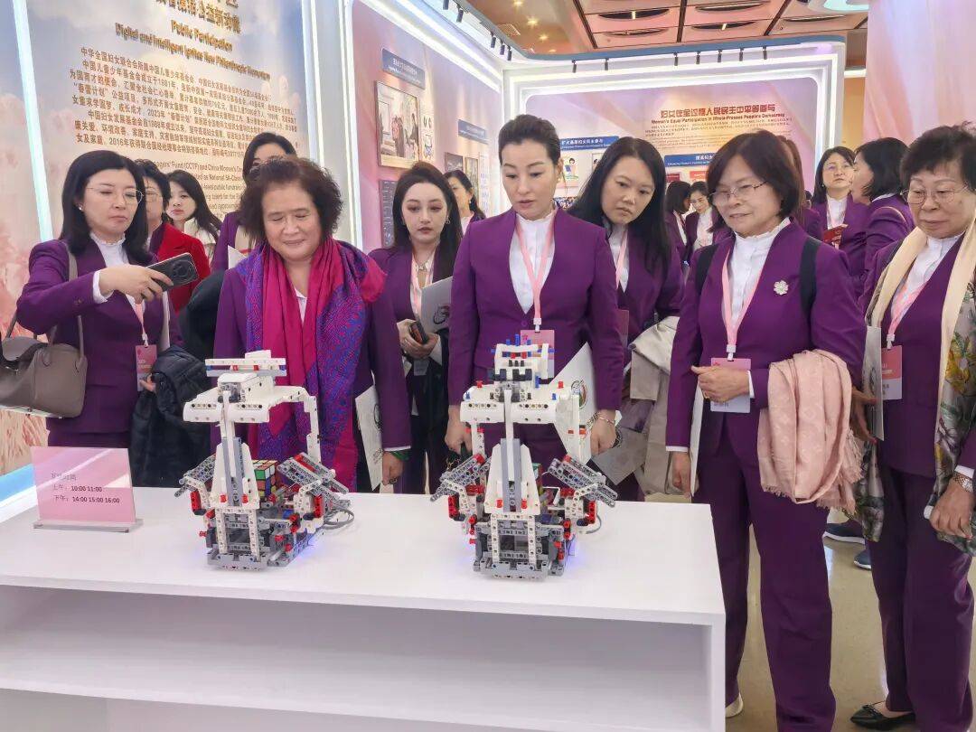 香港福建婦女協(xié)會代表團(tuán)參觀“數(shù)智賦能婦女和女童成果展”:宏鑫機(jī)械設(shè)備有限公司
