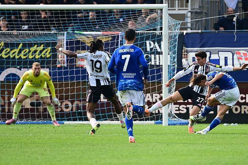 科莫2-0尤文圖斯 送斑馬軍團(tuán)賽季首敗:宏鑫機(jī)械設(shè)備有限公司
