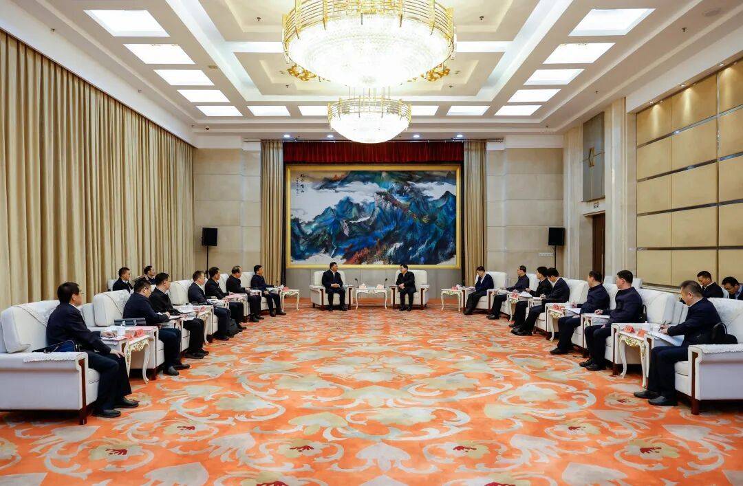 戴和根與甘肅省委書記、省人大常委會主任胡昌升舉行會談:宏鑫機械設(shè)備有限公司
