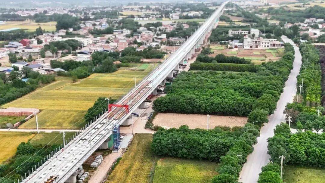 2.5小時(shí)到武漢<strong></p>
<p>宏鑫機(jī)械設(shè)備有限公司
</strong>！這兩條高鐵線即將“牽手”:宏鑫機(jī)械設(shè)備有限公司
