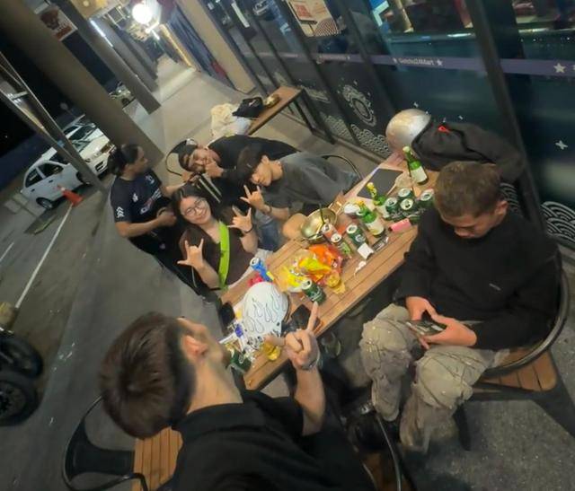 上海女生國外丟失手機<strong></p>
<p>宏鑫機械設(shè)備有限公司
</strong>，找回后發(fā)現(xiàn)多了兩段視頻，網(wǎng)友：結(jié)局意想不到……:宏鑫機械設(shè)備有限公司
