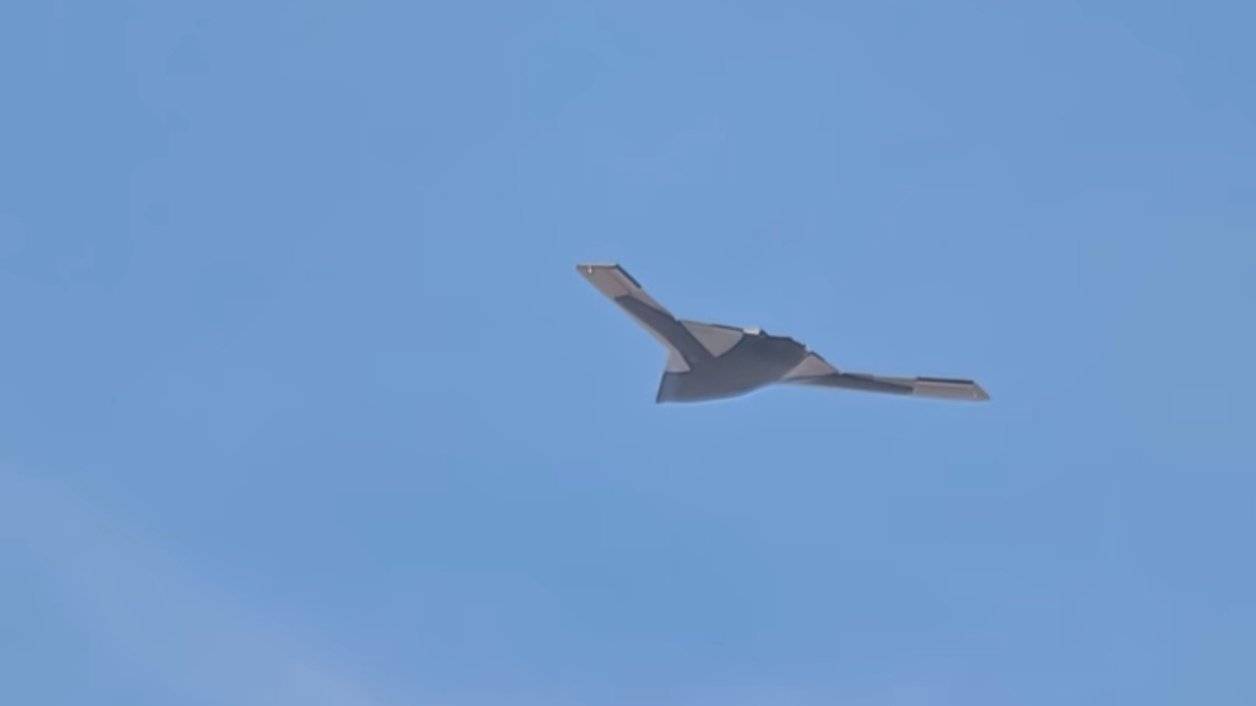 外媒關(guān)注我國巨大飛翼構(gòu)型無人機(jī)試飛:宏鑫機(jī)械設(shè)備有限公司
