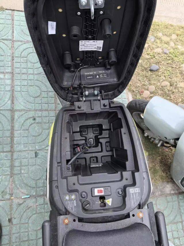 司機(jī)為了能在車上做飯吃，竟然想出這種“妙招”！被抓時很后悔:宏鑫機(jī)械設(shè)備有限公司
