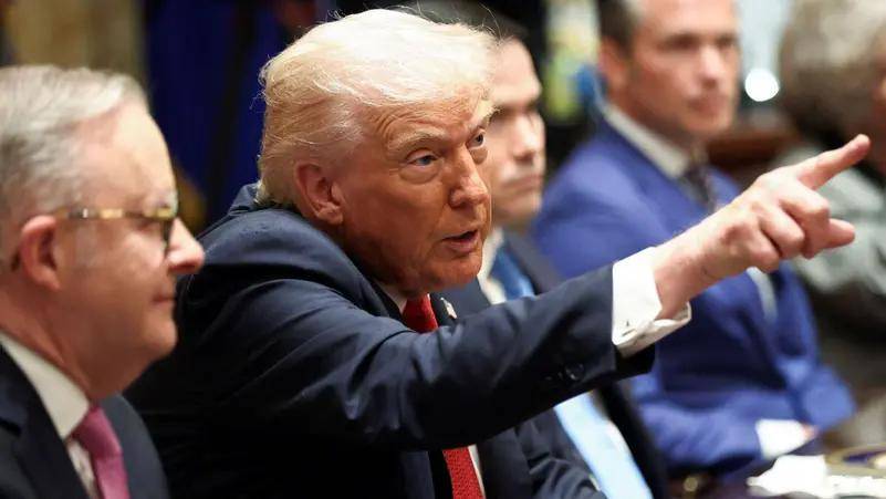 以色列再次發(fā)起大轟炸<strong></p>
<p>宏鑫機械設(shè)備有限公司
</strong>，連扔153噸炸彈！特朗普的“狠話”，滿是自己的小算計:宏鑫機械設(shè)備有限公司
