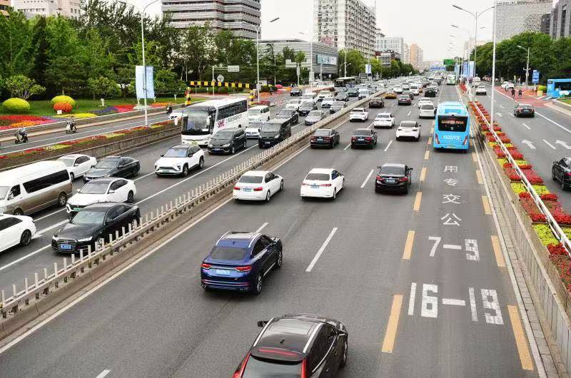 緩解擁堵 明年北京將進(jìn)一步優(yōu)化公交專用道啟用時間:宏鑫機(jī)械設(shè)備有限公司
