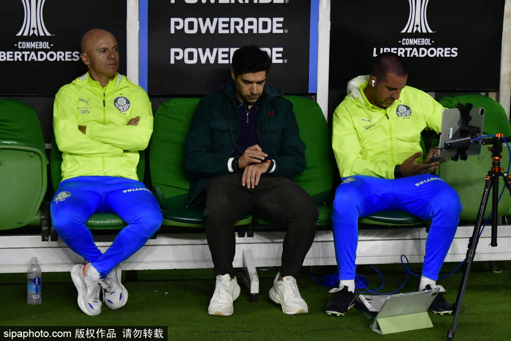 傷退！阿蘇埃無(wú)法堅(jiān)持被擔(dān)架抬出場(chǎng)，米內(nèi)羅時(shí)隔4個(gè)月再度登場(chǎng)的背后故事與戰(zhàn)術(shù)解析:宏鑫機(jī)械設(shè)備有限公司
