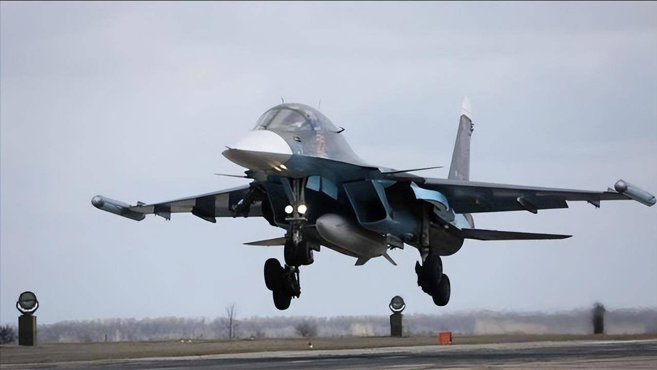 俄羅斯對烏克蘭襲擊一次比一次狠<strong></p>
<p>宏鑫機械設(shè)備有限公司
</strong>，一天扔了268枚炸彈，俄軍蘇-34轟炸機測試炸彈之王:宏鑫機械設(shè)備有限公司
