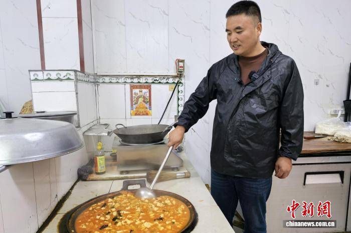 陜西“兩元餐”村支書：“一碗飯”拉近與村民間的情感距離:宏鑫機(jī)械設(shè)備有限公司
