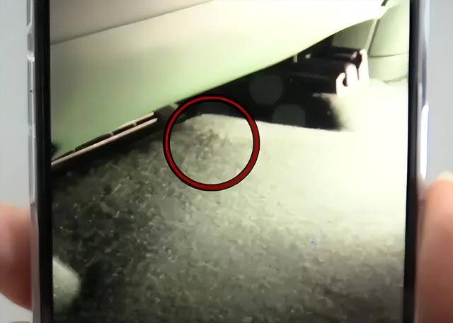 男子花30多萬(wàn)買了輛小米YU7 Pro<strong></p>
<p>宏鑫機(jī)械設(shè)備有限公司
</strong>，主駕下方出現(xiàn)不知名零件！:宏鑫機(jī)械設(shè)備有限公司
