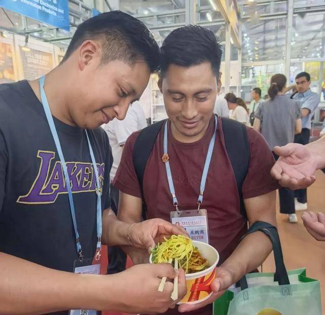 武漢即將量產(chǎn)<strong></p>
<p>宏鑫機(jī)械設(shè)備有限公司
</strong>！不少人趕來(lái)排隊(duì)嘗鮮:宏鑫機(jī)械設(shè)備有限公司
