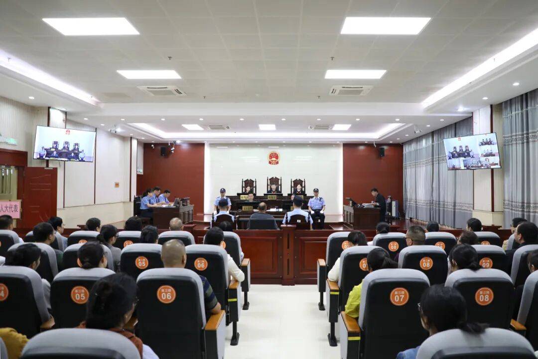 男子殺害兩名7歲孩子！廣西法檢“兩長(zhǎng)”公開(kāi)審理該案，將擇期宣判:宏鑫機(jī)械設(shè)備有限公司
