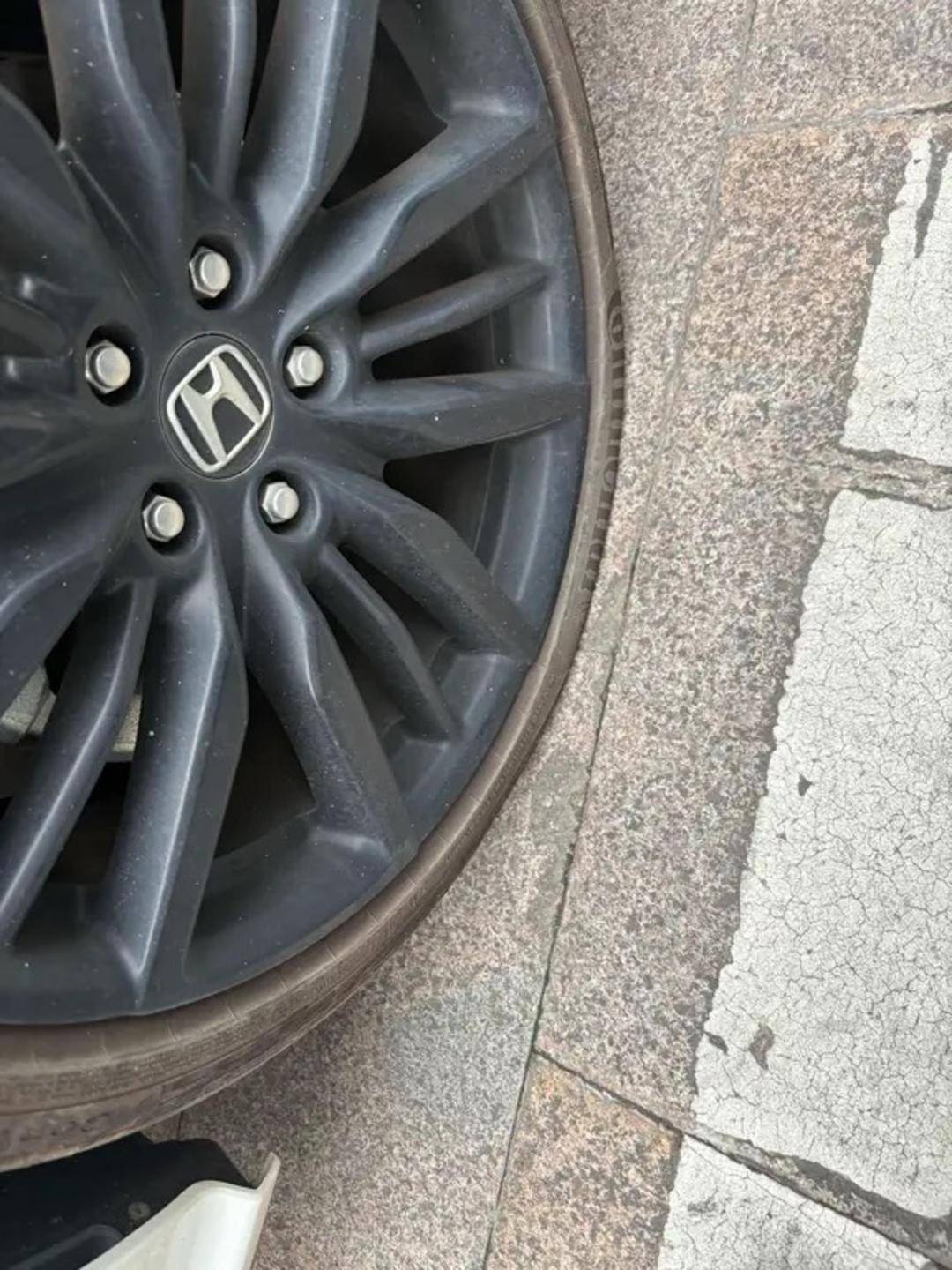 車主在廣東普寧路遇“扎胎釘” 當事人：左前輪被扎扁，已報警:宏鑫機械設備有限公司
